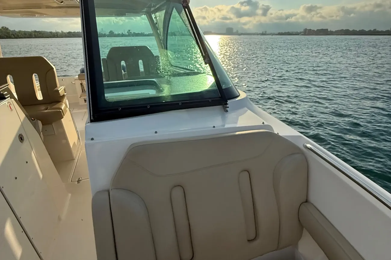 Thumbnail von Pursuit DC 325 On Pointe