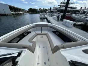 Thumbnail von Boston Whaler 330 Vantage