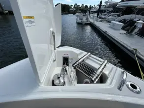 Thumbnail von Boston Whaler 330 Vantage
