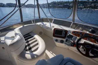 Thumbnail von Meridian 341 Sedan