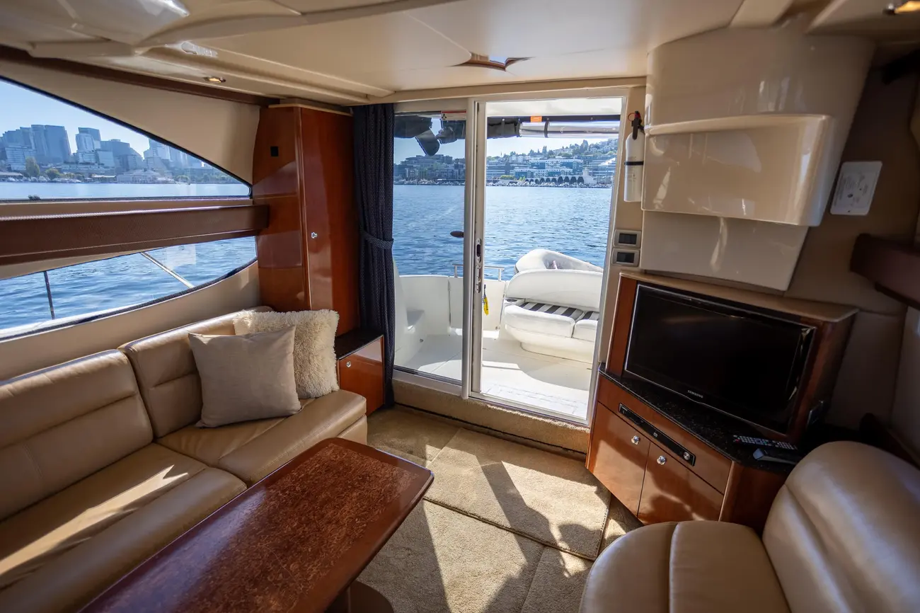 Thumbnail von Meridian 341 Sedan