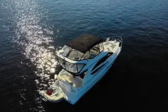 Thumbnail von Meridian 341 Sedan