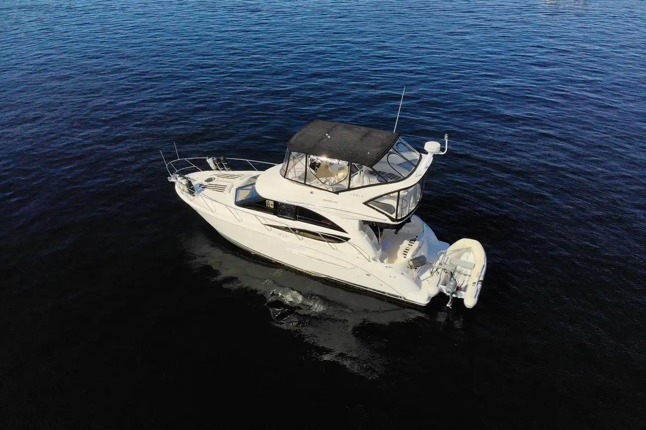 Thumbnail von Meridian 341 Sedan