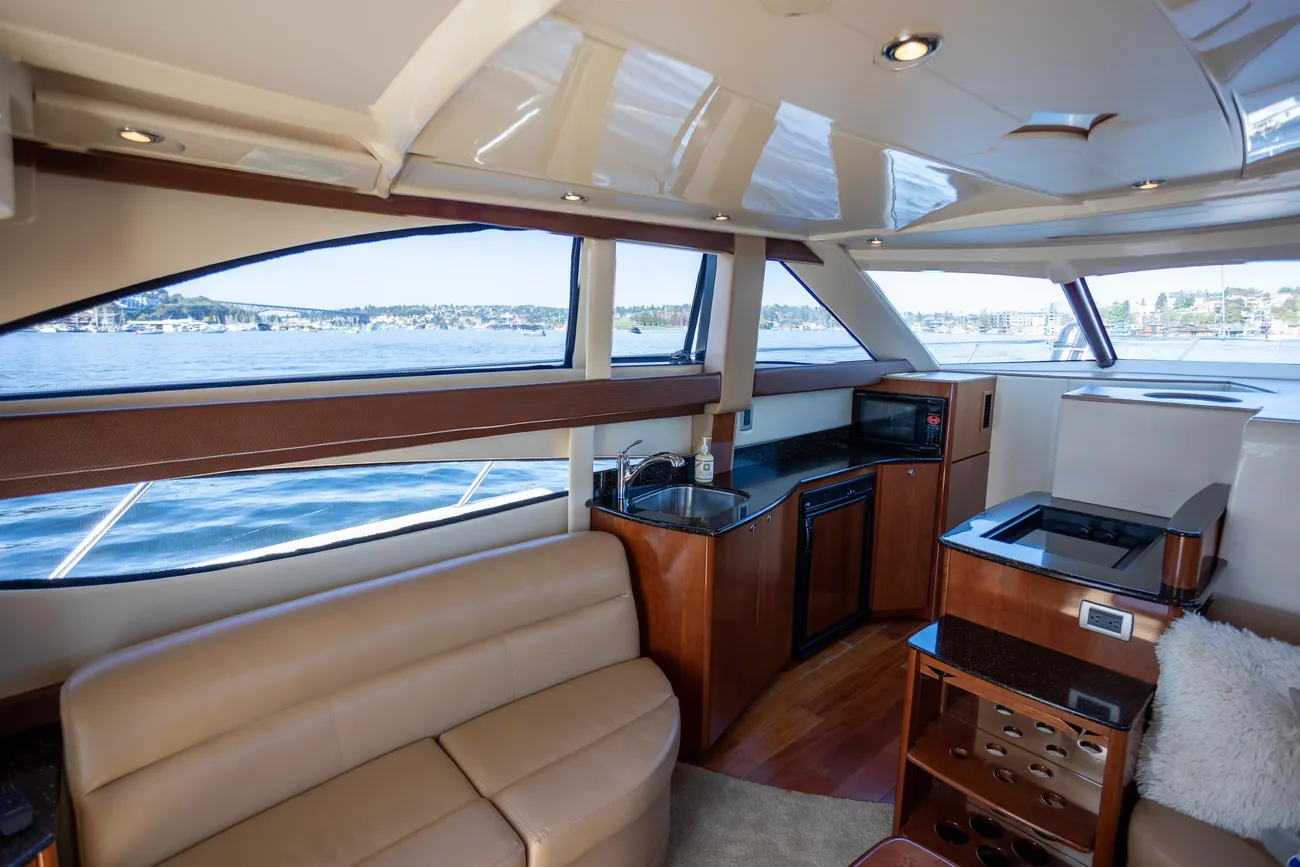 Thumbnail von Meridian 341 Sedan