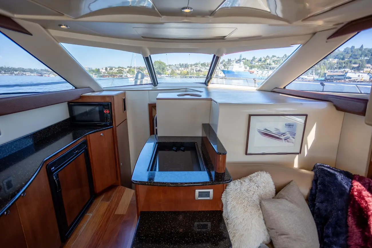 Thumbnail von Meridian 341 Sedan