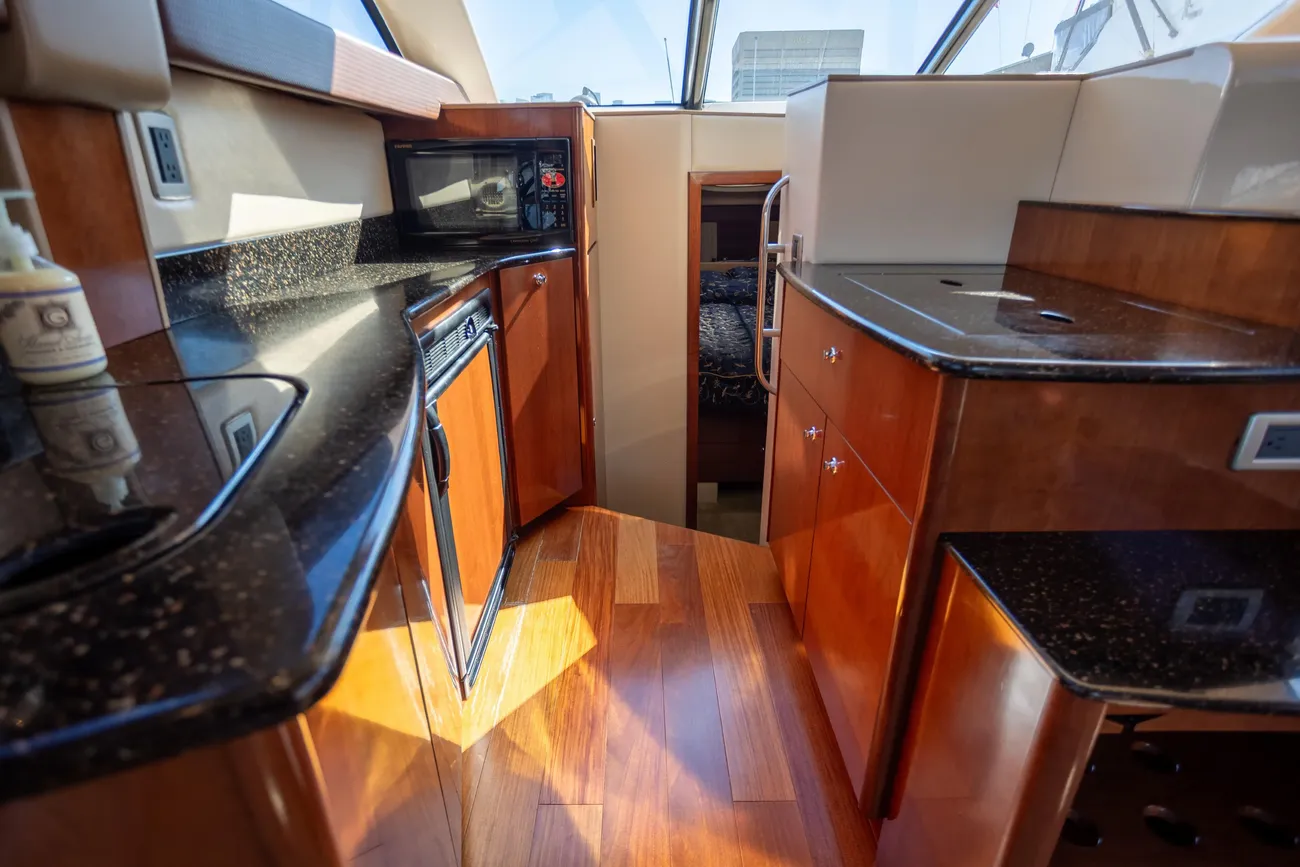 Thumbnail von Meridian 341 Sedan