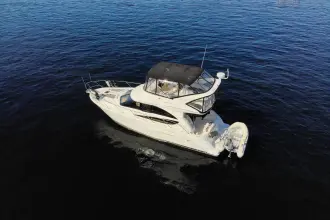 Thumbnail von Meridian 341 Sedan