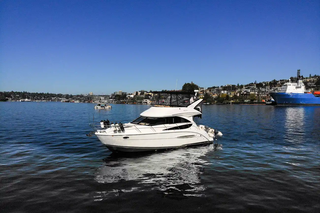 Thumbnail von Meridian 341 Sedan