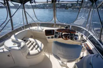 Thumbnail von Meridian 341 Sedan