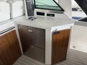 Thumbnail von Tiara Yachts 48LS