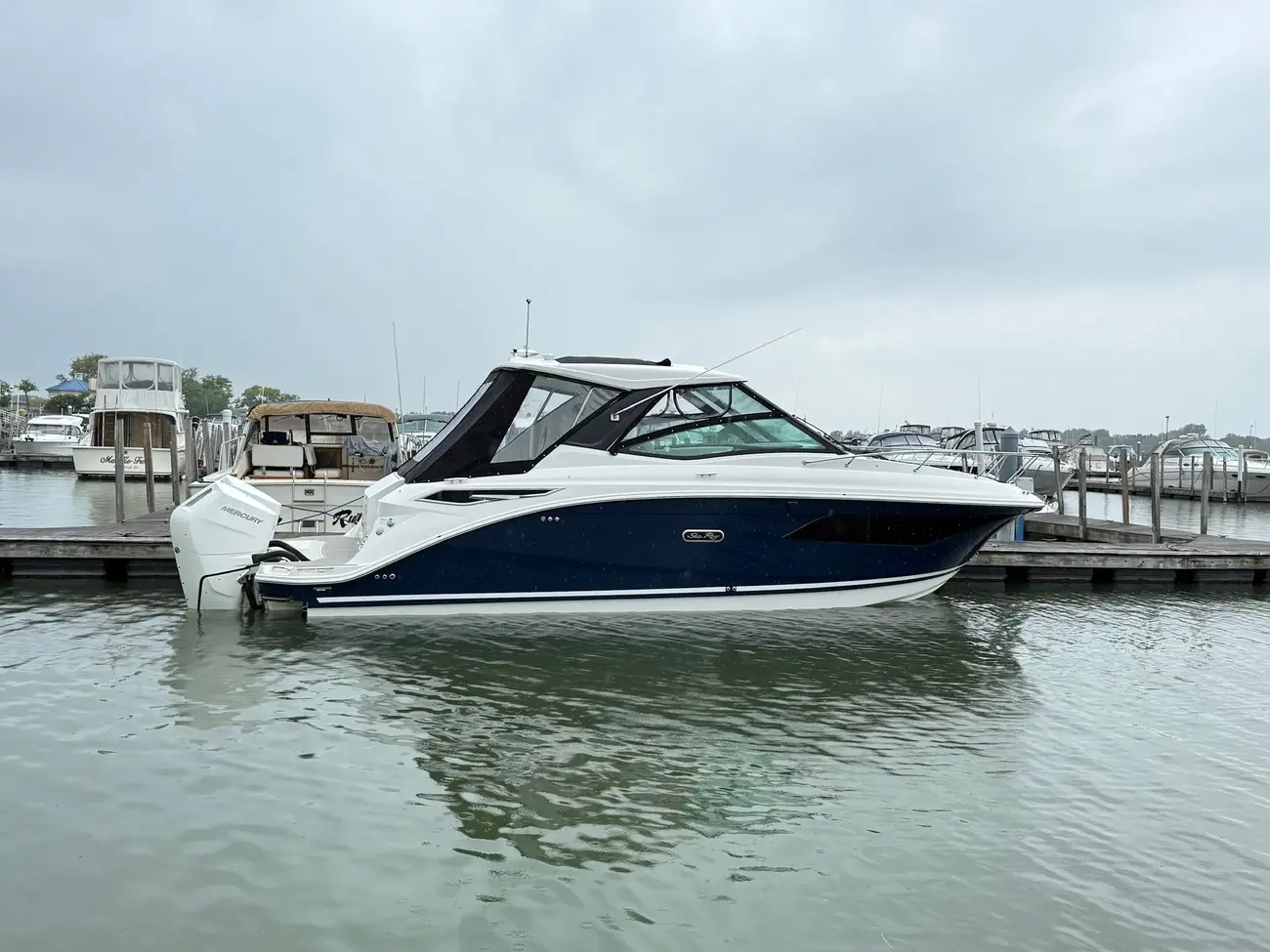 Sea Ray 320 Sundancer Outboard