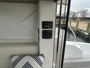 Thumbnail von Cruisers Yachts 42 Cantius