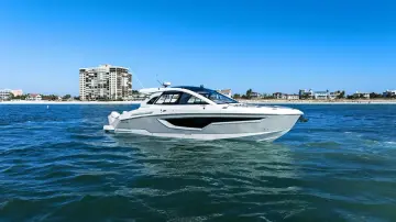 Thumbnail von Cruisers Yachts 42 GLS OB