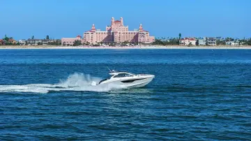 Thumbnail von Cruisers Yachts 42 GLS OB