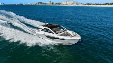 Thumbnail von Cruisers Yachts 42 GLS OB