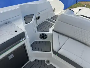 Thumbnail von Sea Ray SLX 350