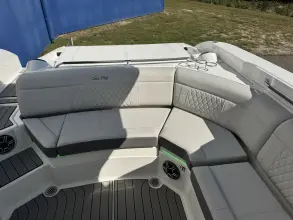 Thumbnail von Sea Ray SLX 350
