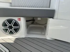 Thumbnail von Sea Ray SLX 350