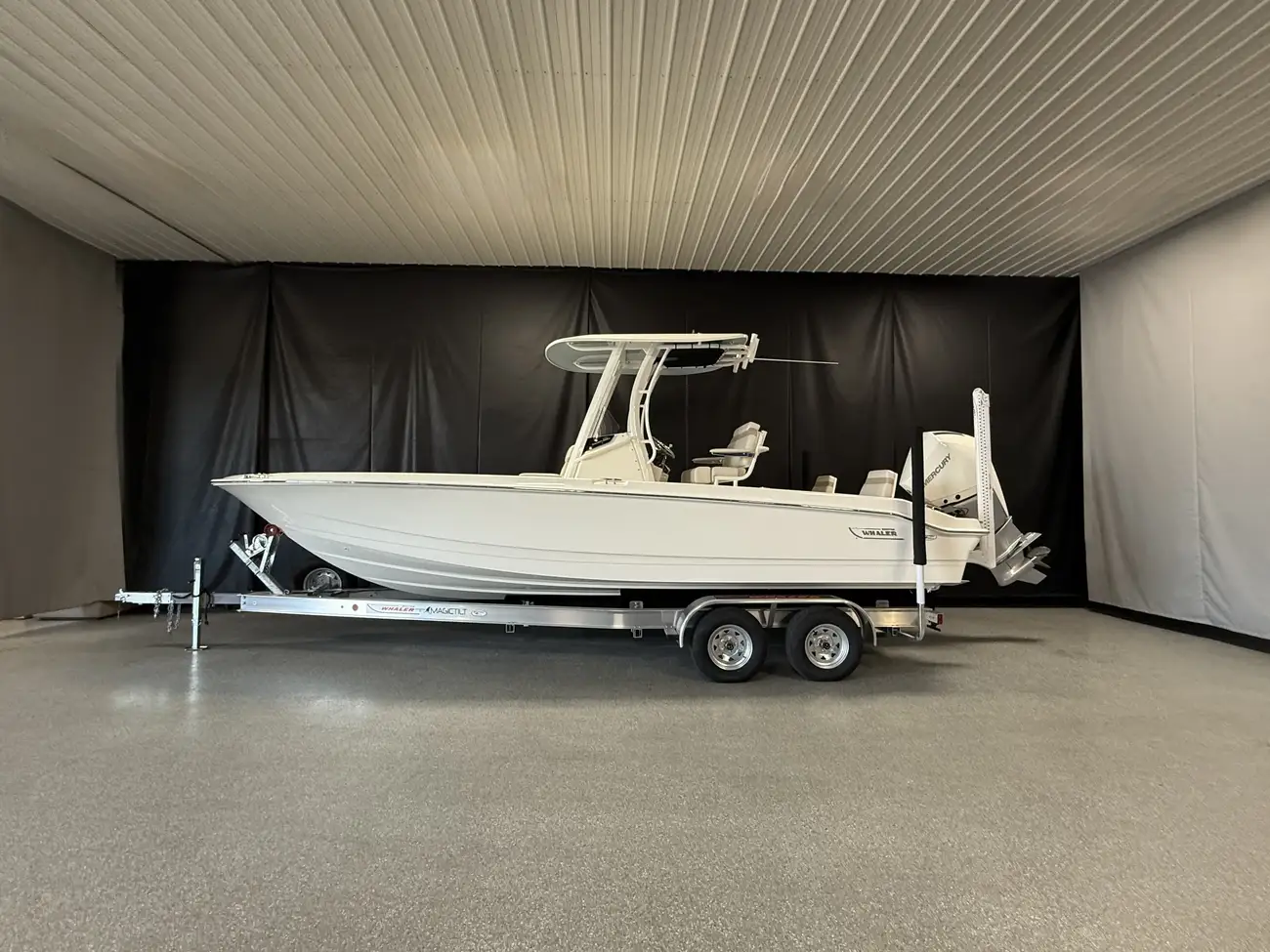 Boston Whaler 250 Dauntless