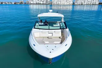 Thumbnail von Cruisers Yachts 38 GLS OB