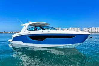 Thumbnail von Cruisers Yachts 38 GLS OB
