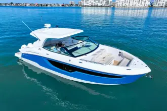 Thumbnail von Cruisers Yachts 38 GLS OB