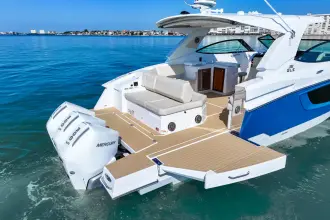 Thumbnail von Cruisers Yachts 38 GLS OB