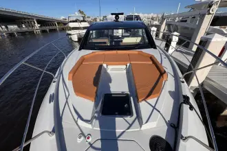 Thumbnail von Cruisers Yachts 46 Cantius