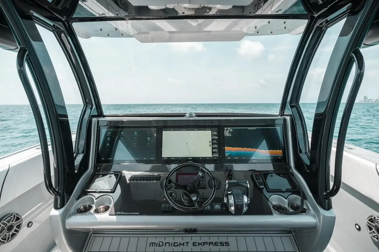 Thumbnail von Midnight Express 43 Open