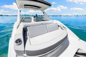 Thumbnail von Sea Ray SLX 310 fuera de borda