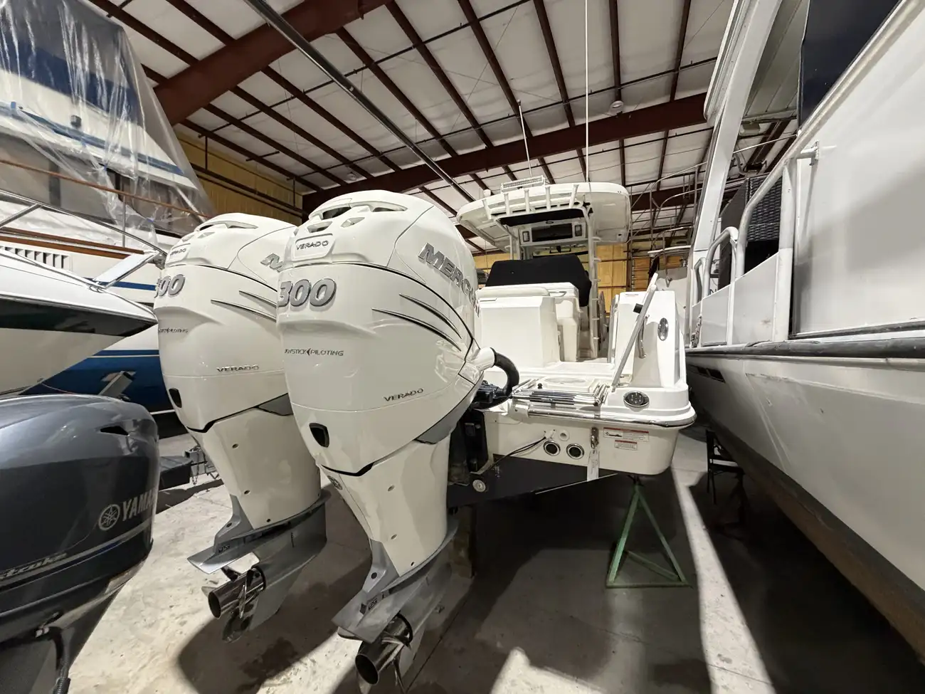 Thumbnail von Boston Whaler Outrage 330