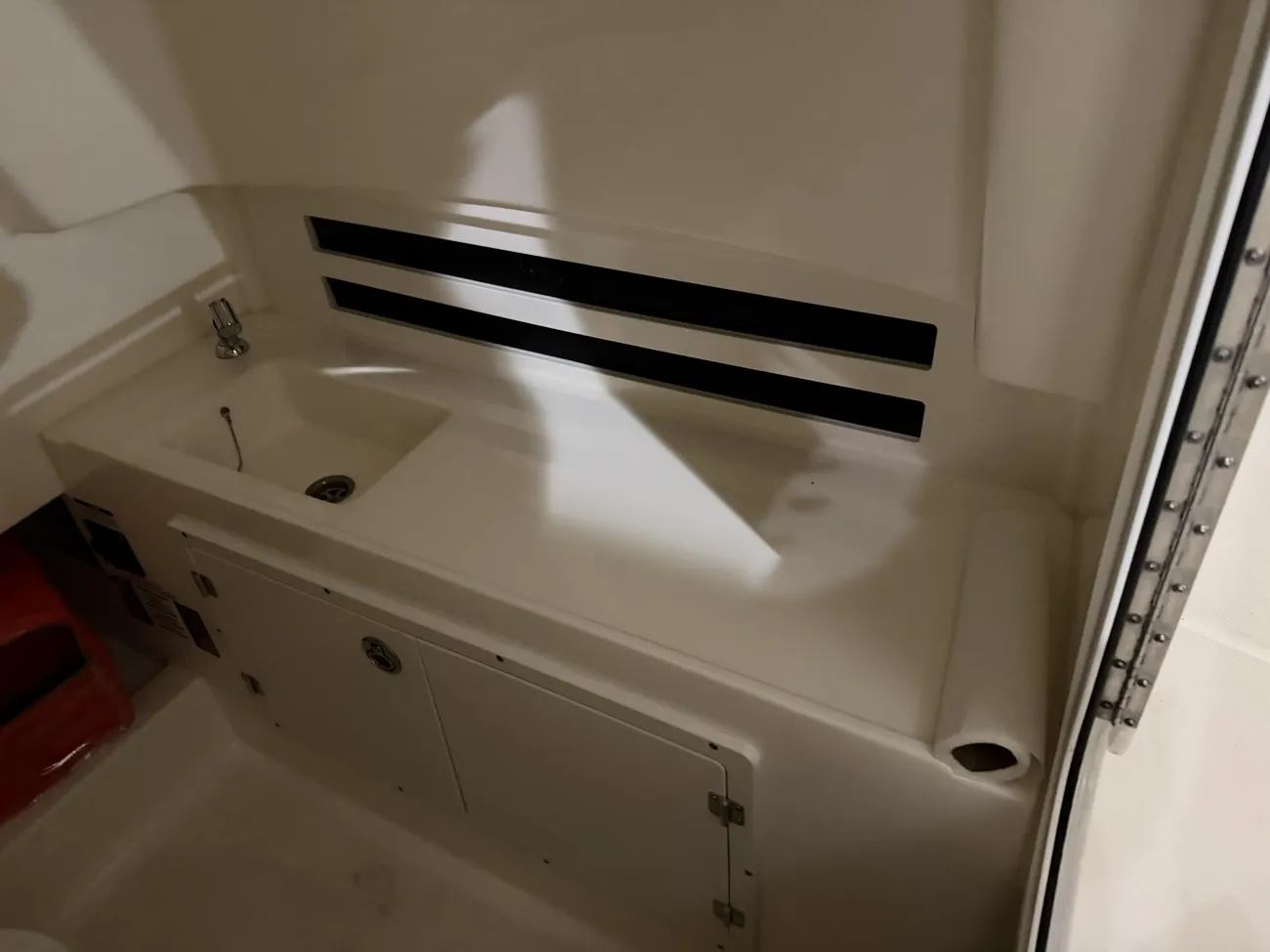 Thumbnail von Boston Whaler Outrage 330