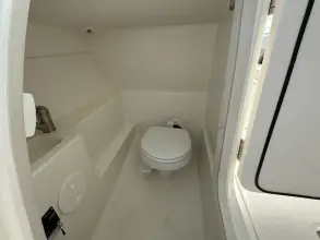 Thumbnail von Boston Whaler 240 Vantage