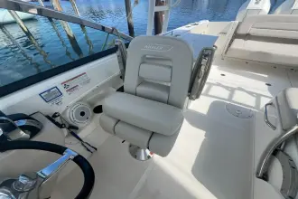 Thumbnail von Boston Whaler 270 Vantage