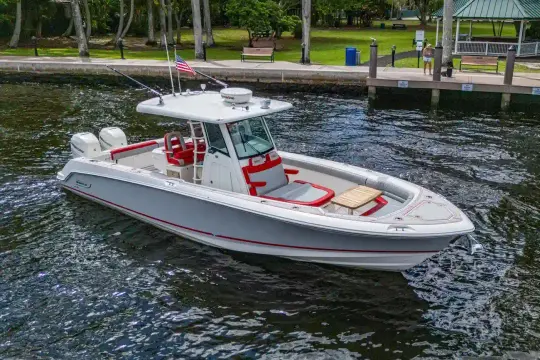 Boston Whaler Outrage 330