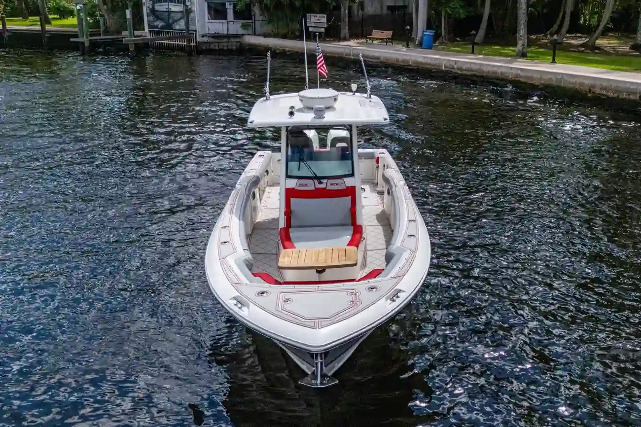 Thumbnail von Boston Whaler Outrage 330