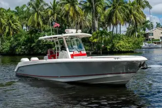 Thumbnail von Boston Whaler Outrage 330