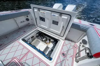 Thumbnail von Boston Whaler Outrage 330