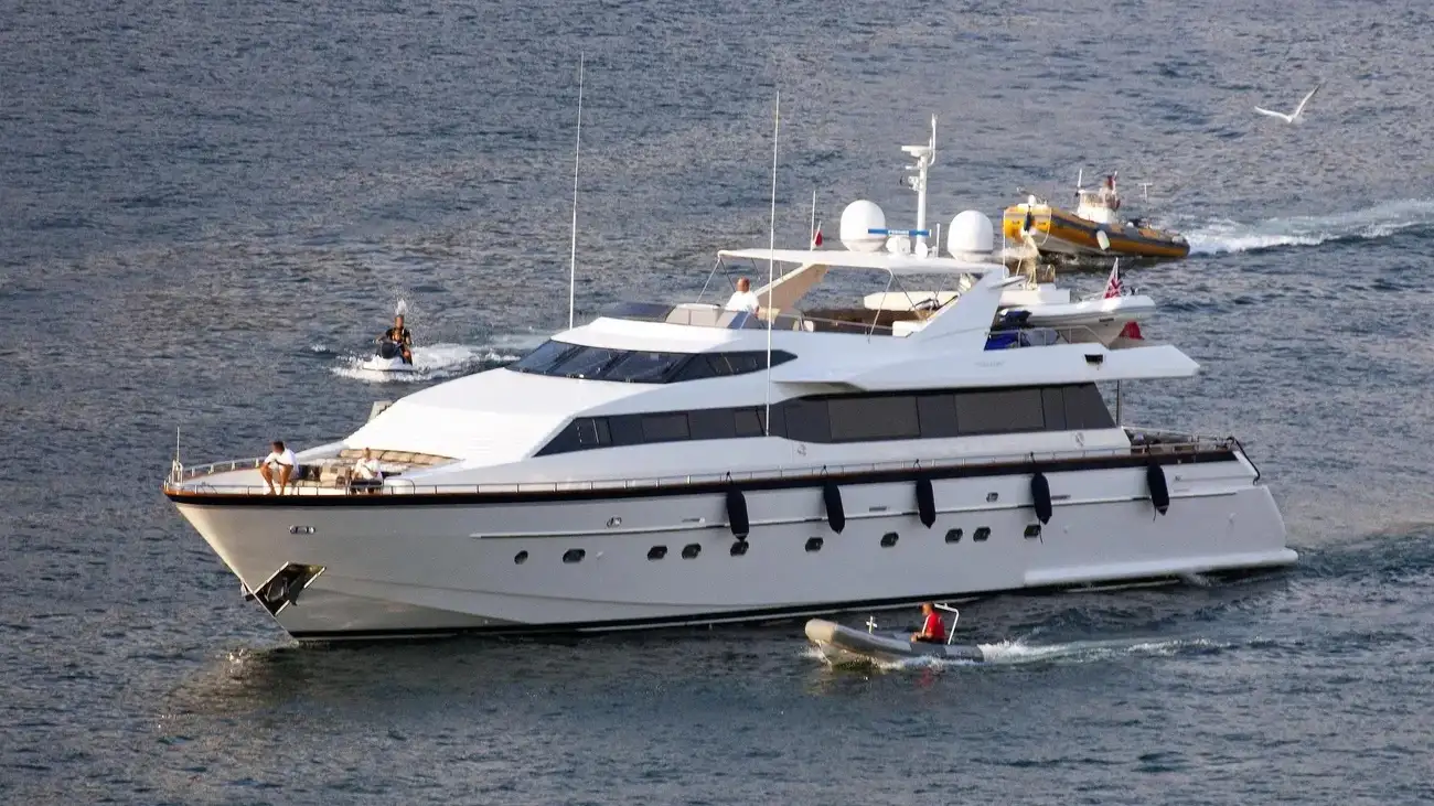 Falcon 106 M/Y Q