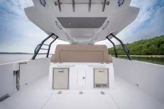 Thumbnail von Cruisers Yachts 38 VTR