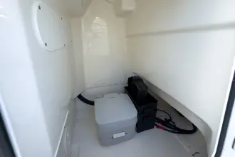 Thumbnail von Boston Whaler 210 Montauk