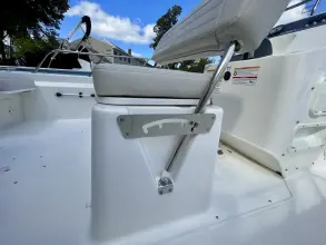 Thumbnail von Boston Whaler 170 Montauk