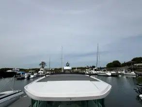 Thumbnail von Axopar 28 Cabin Macchina