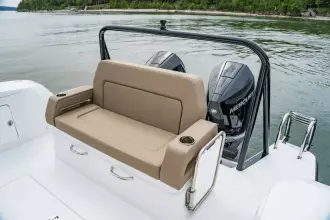 Thumbnail von Cruisers Yachts 38 VTR