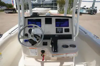Thumbnail von Boston Whaler 230 Outrage