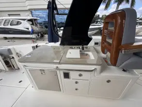 Thumbnail von Boston Whaler 380 Realm