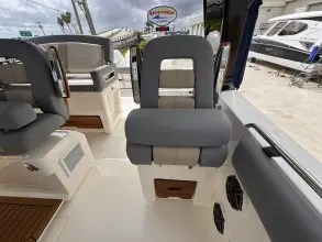 Thumbnail von Boston Whaler 380 Realm