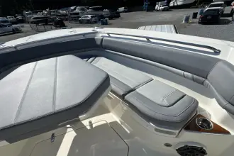 Thumbnail von Boston Whaler 380 Outrage