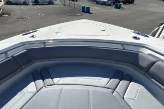 Thumbnail von Boston Whaler 380 Outrage