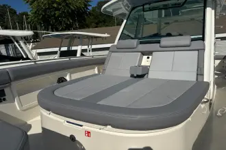Thumbnail von Boston Whaler 380 Outrage
